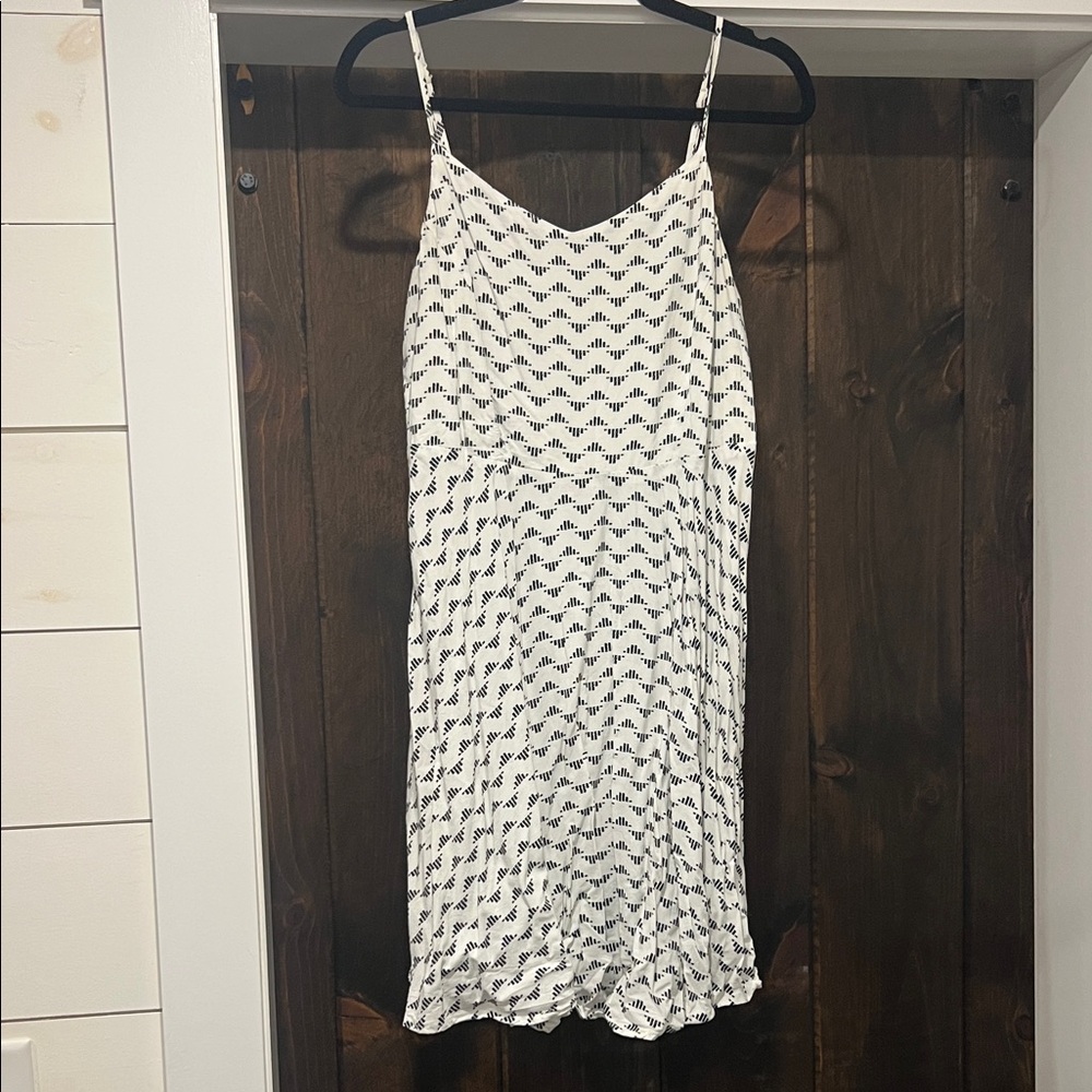 Old Navy Black and White Patterned Dress